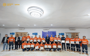 LXML ຮ່ວມກັບ ຄຊກລ ມອບໃບປະກາດໃຫ້ນັກວິຊາການເກັບກູ້ລະເບີດຊຸດໃໝ່ ເພື່ອຍົກລະດັບຄວາມປອດໄພ ແລະ ພັດທະນາສີມືແຮງງານທ້ອງຖິ່ນ